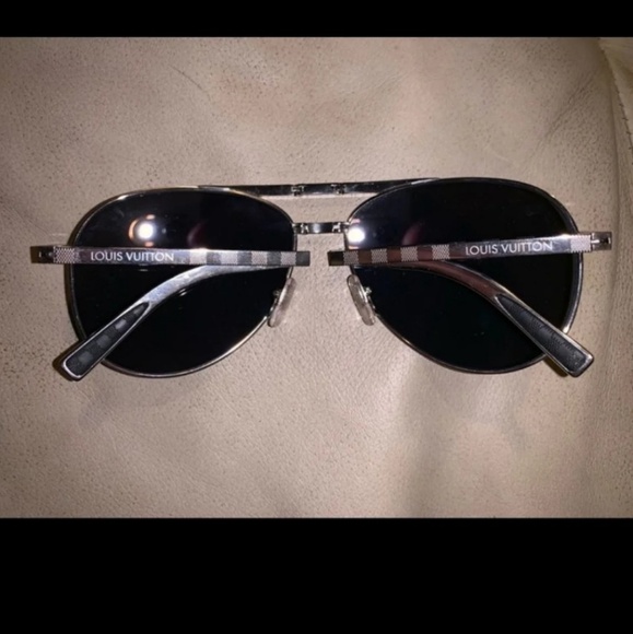 LV Foldable Pilot Sunglases DISCONTINUED - Picture 2 of 7
